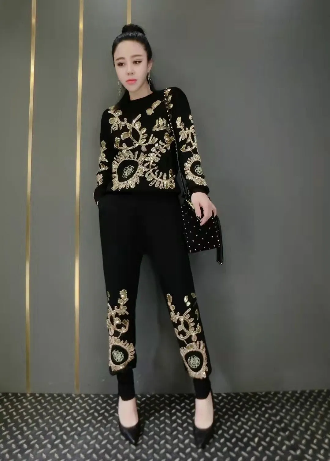 Sequined Embroidery Pullover Sweater and Knitted Pants Set