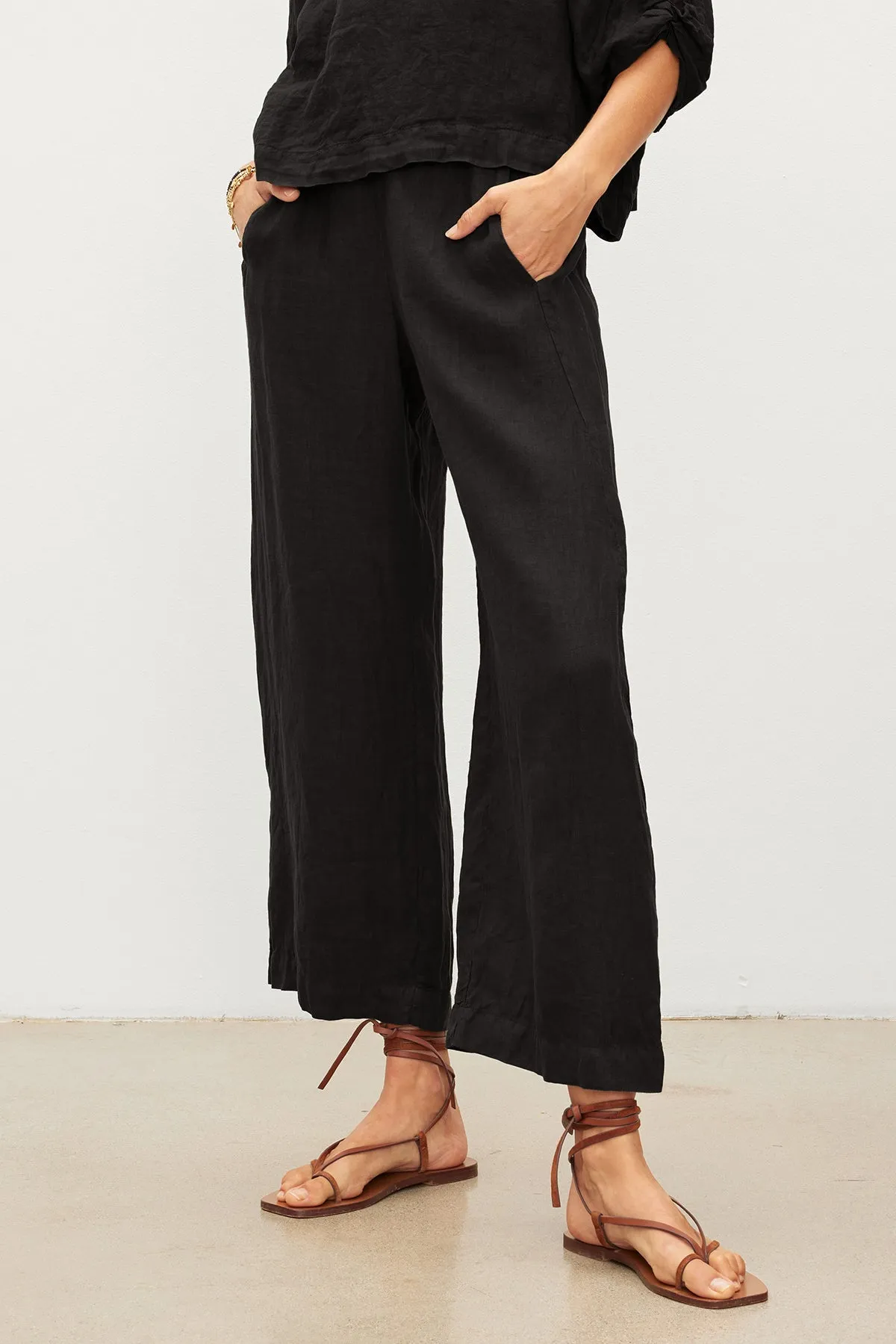 Velvet by Graham & Spencer Lola Pull On Linen Pants | Black